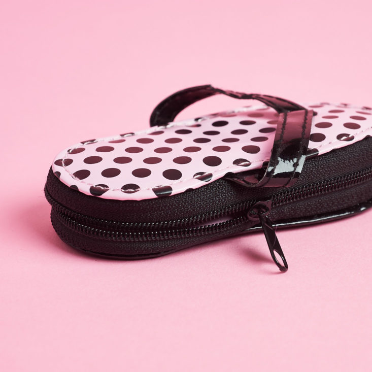 flip flop shaped manicure case