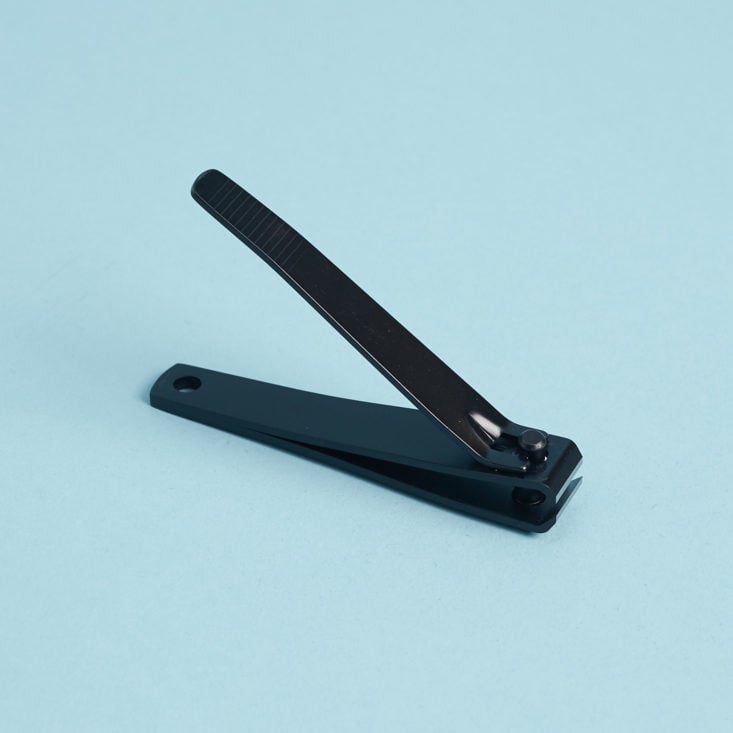 black nail trimmer