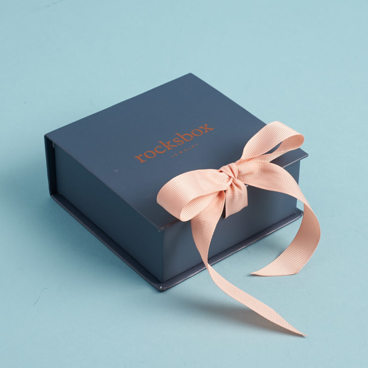 rocksbox bow tied box