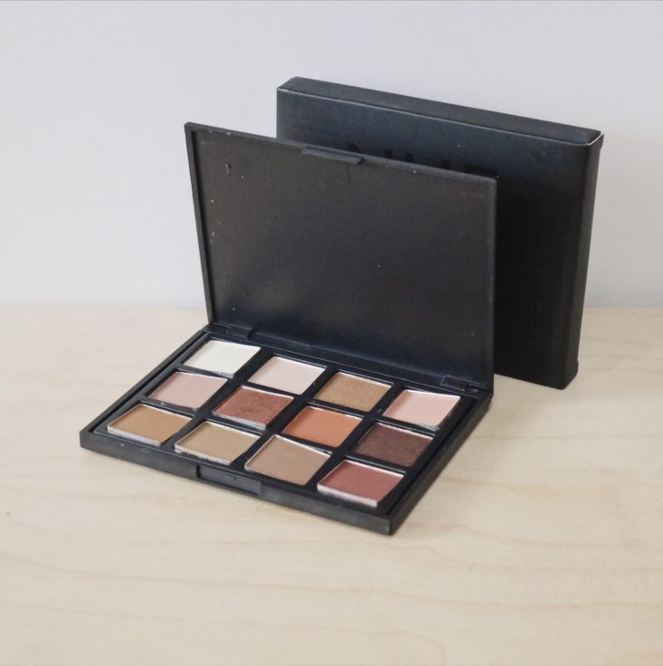 Laritzy 12.1 Eyeshadow Palette open