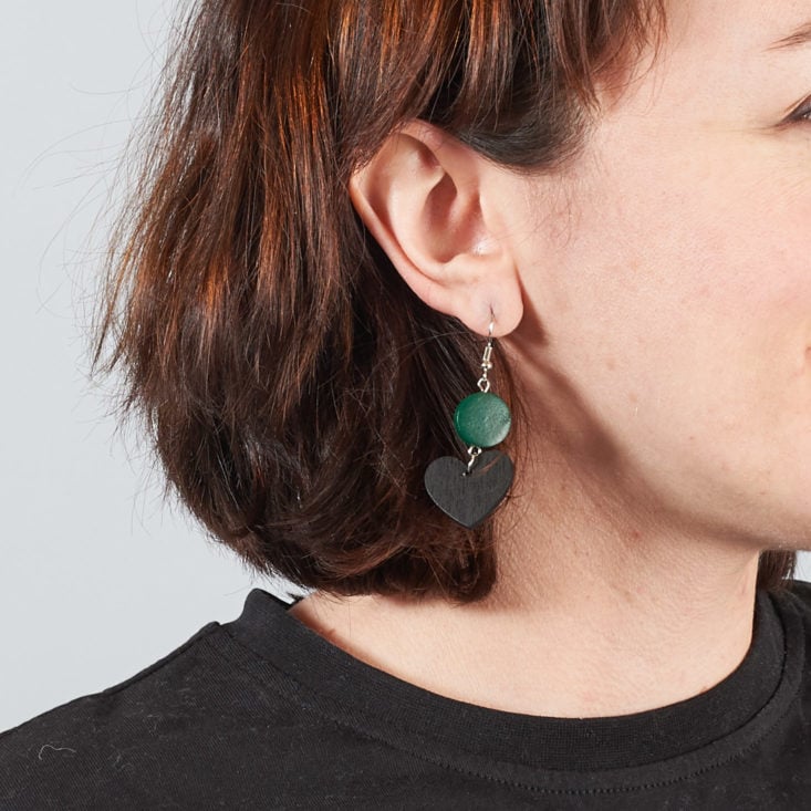 black dangling heart earrings