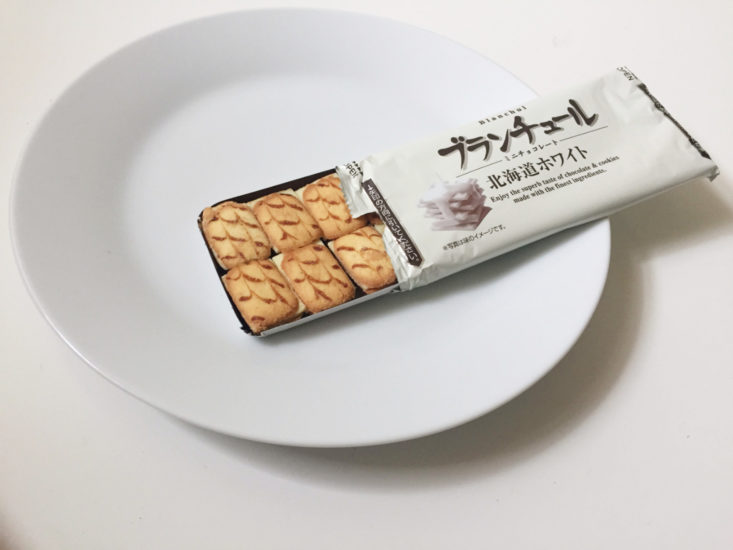 Blanchul Mini Chocolate: Hokkaido White Flavor open