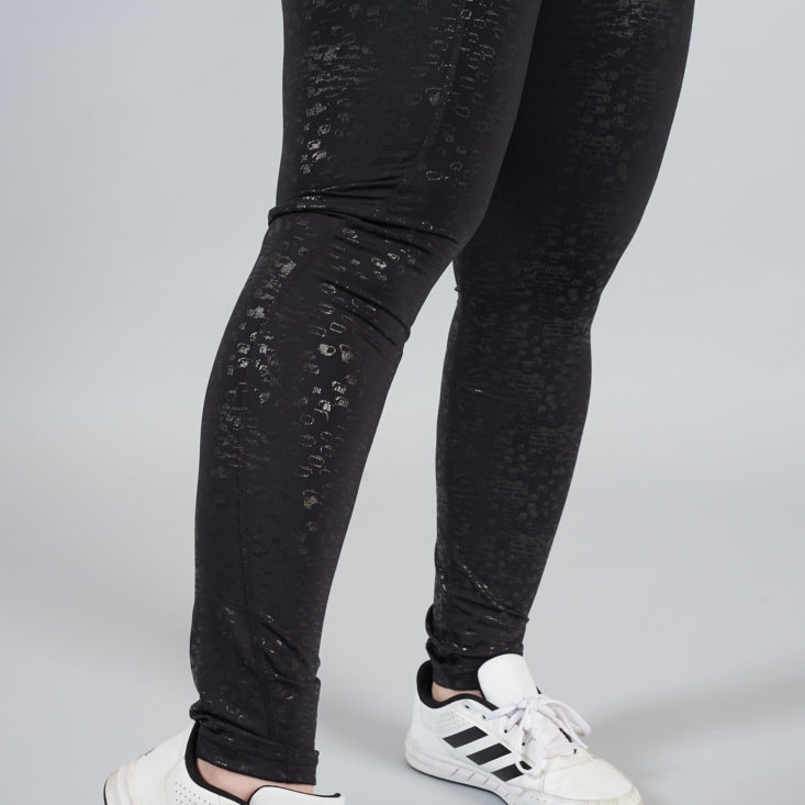 metallic leggings detail 