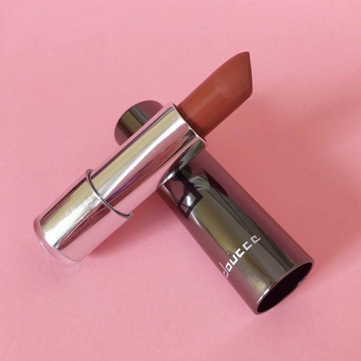 Lola Beauty Box January 2018 - Lipstick Open