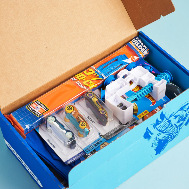 Unboxing the Hot Wheels Challenge Accepted Box