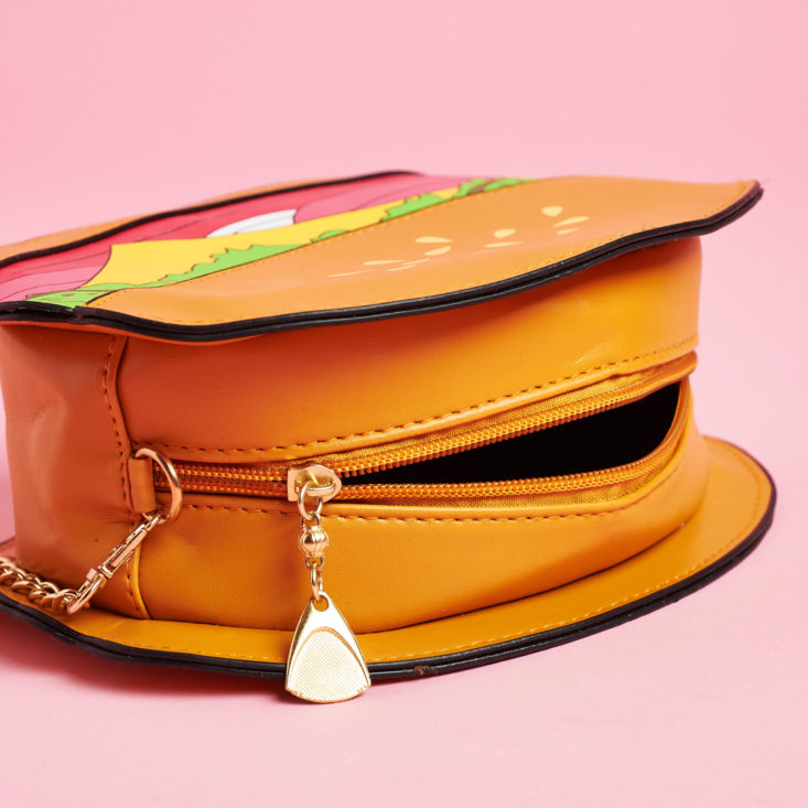zip closure on hamburger purse