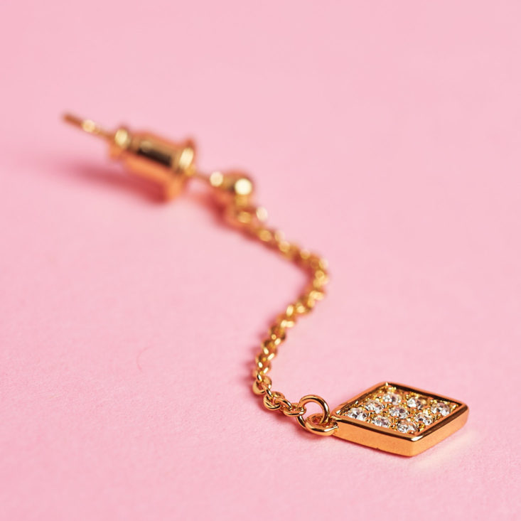 dangling gold diamond shaped earring
