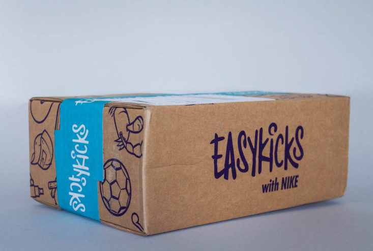 closed EasyKicks cardboard box