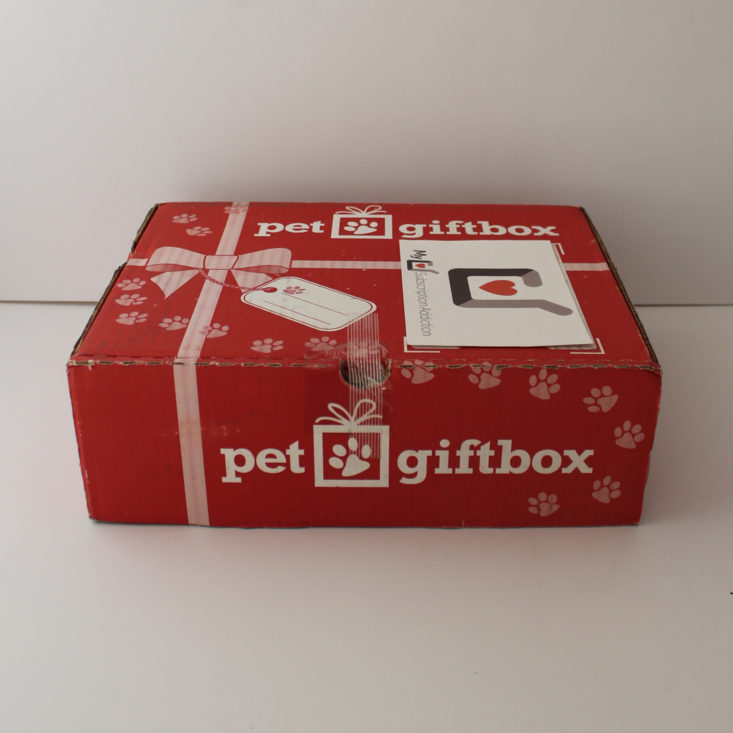 closed Pet GiftBox box