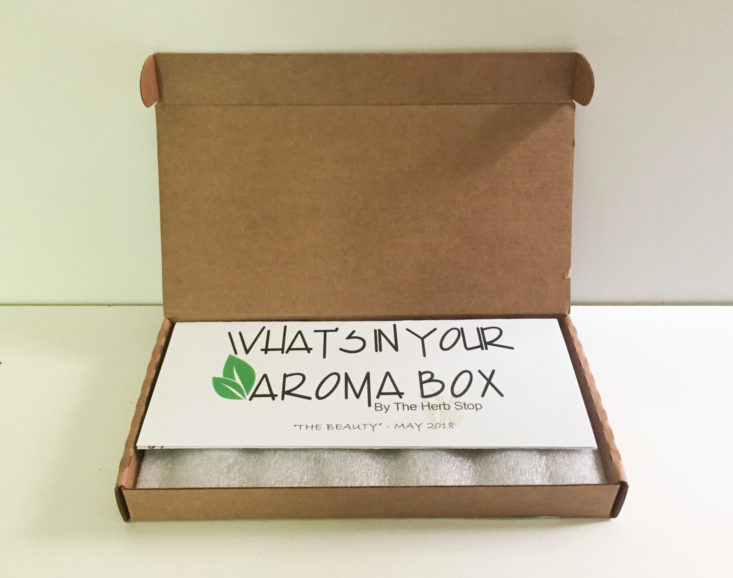 aroma box by herb stop the beauty may 2018 box inside