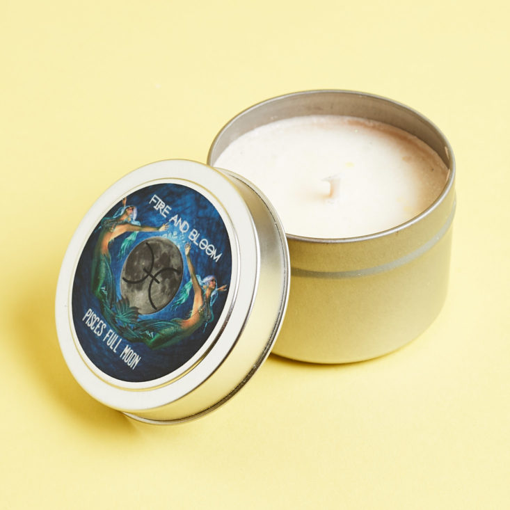 moonbox open candle tin