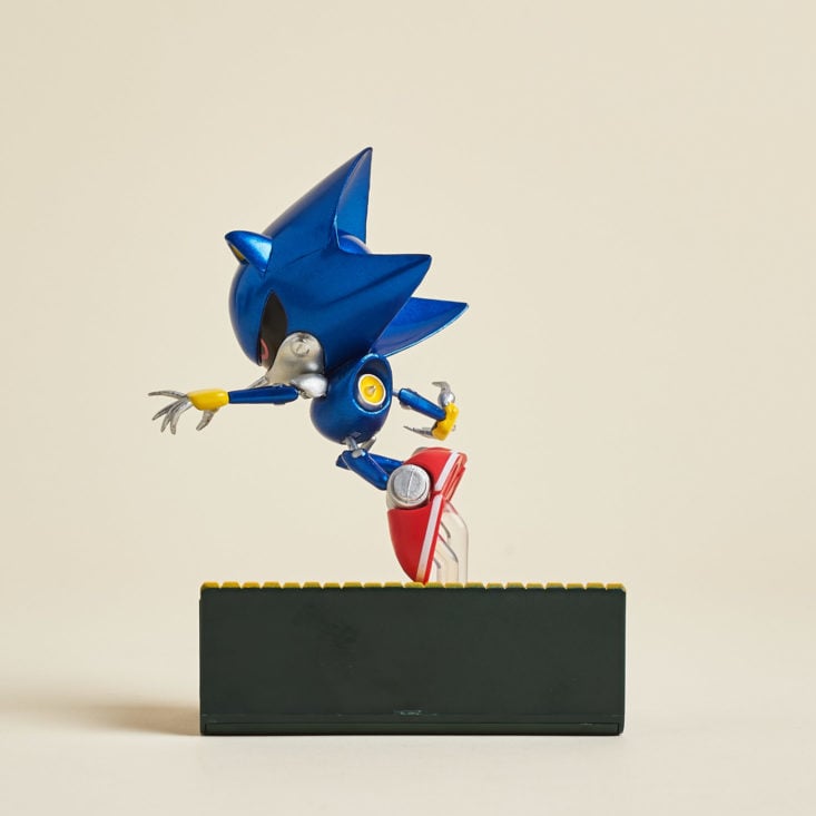 Loot Gaming Metal September 2018 - Metal Sonic Figure Side View