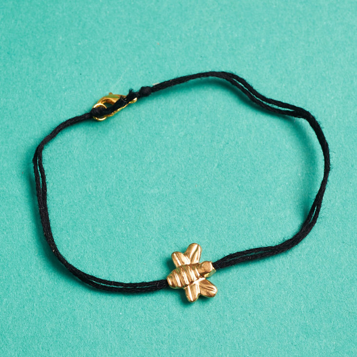 Kloverbox bee charm