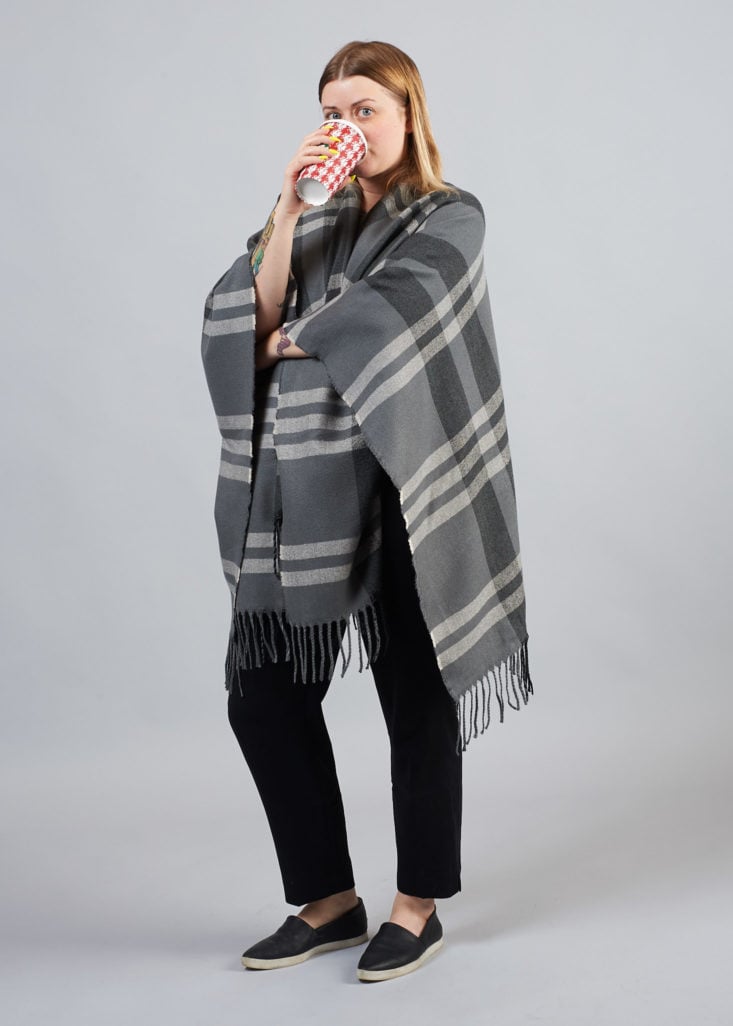 CAUSEBOX Ponchos look 3