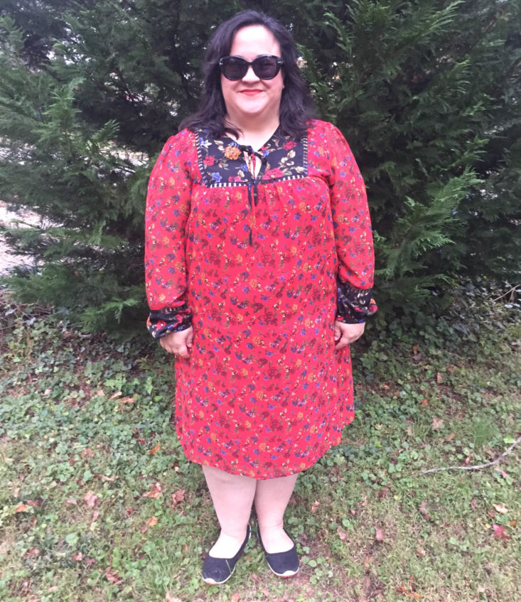 Gwynnie Bee Subscription Review November 2018 - KENSIE - Tie Neck Floral Dress Front