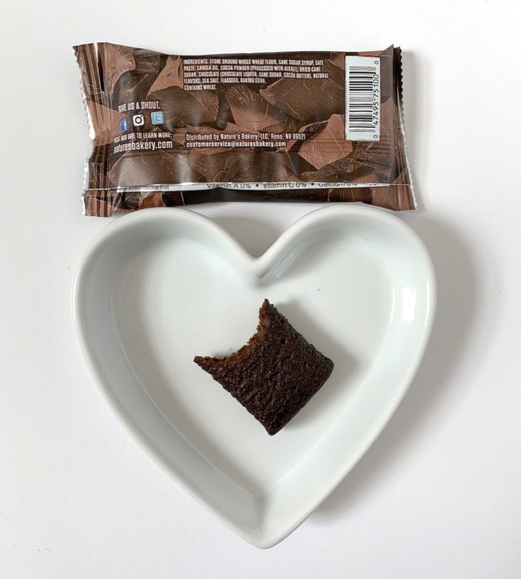 SnackSack Classic Box Review December 2018 - Nature’s Bakery Double Chocolate Brownie In Plate Top