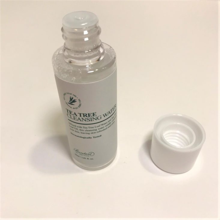 BomiBox K-Beauty December 2018 - Benton Tea Tree Cleansing Water Open Front