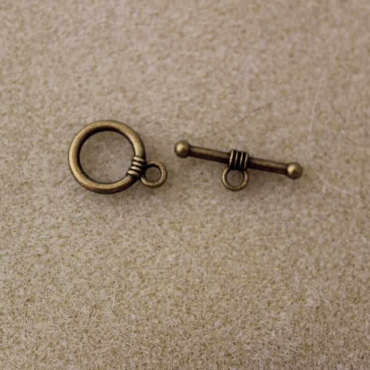 Dollar Bead Box January 2019 - 12mm Pewter Toggle Clasp In Antique Brass Top
