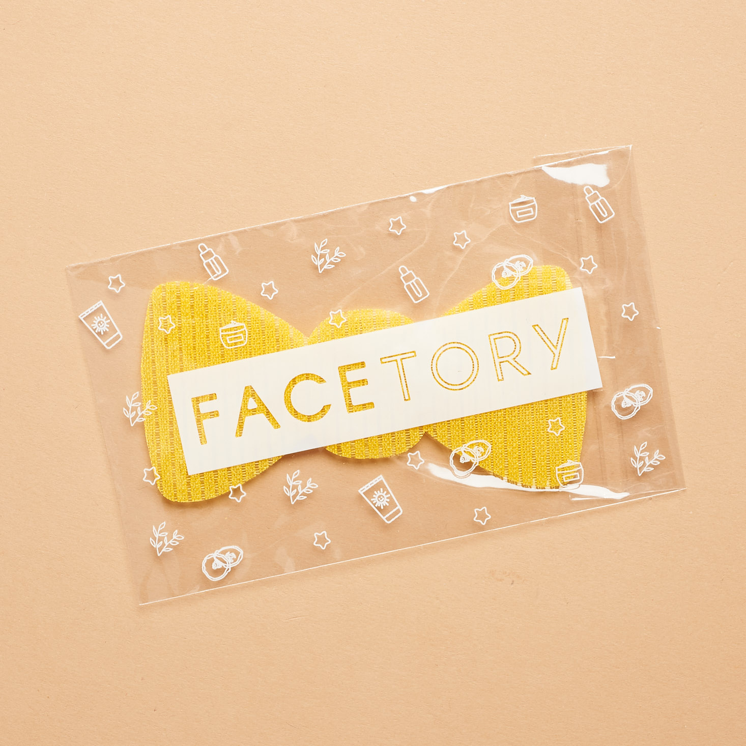 Facetory 4 bowtie scrub