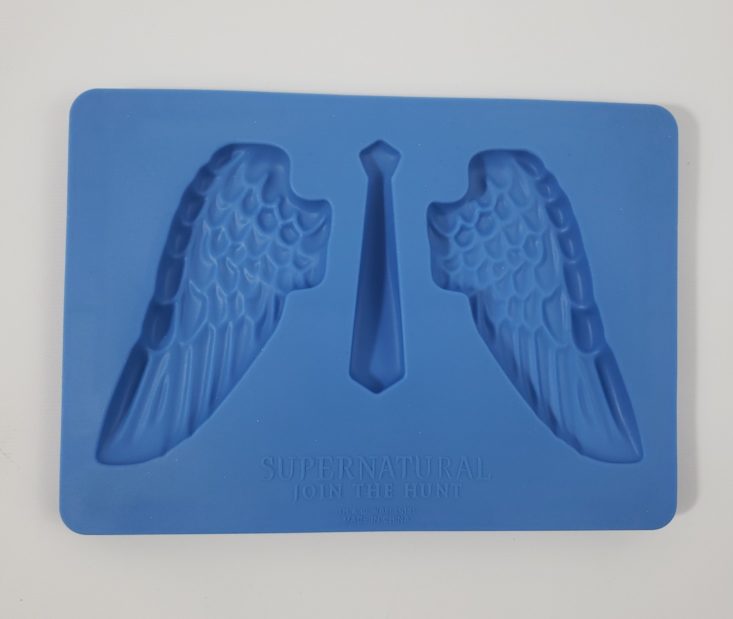 Supernatural Box Review Winter 2018 - Castiel’s Angel Wing Silicone Mold 1