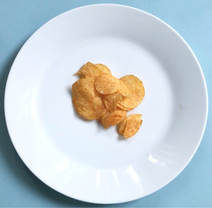 Snack Crate Switzerland January 2019 - Zweifel Paprika Chips Open In Plate Top