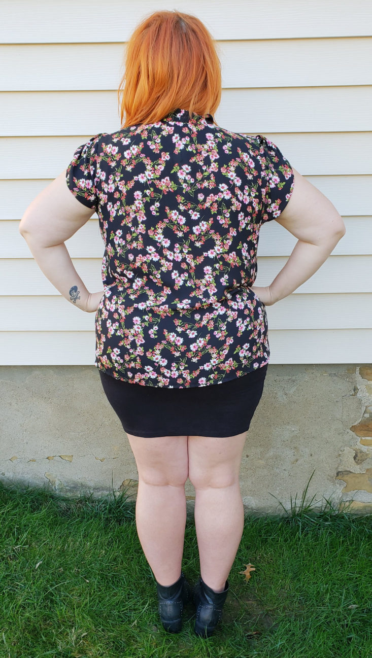 Stitch Fix Plus Size Clothing Box Review December 2018 - Tawnee Neck Tie Blouse by Papermoon Size 2x Onn Pose 4 Back
