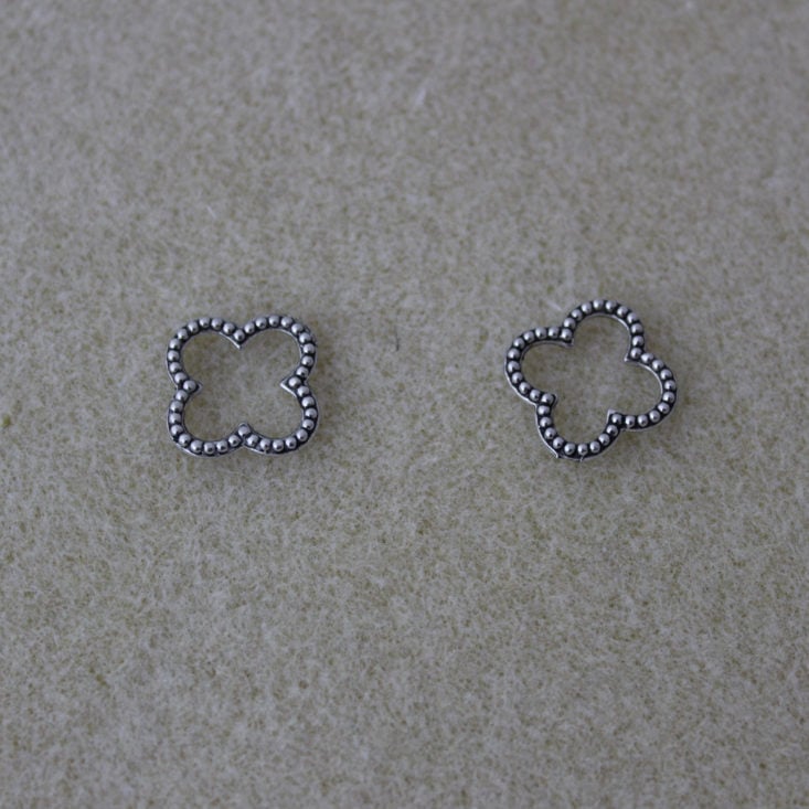 Bead Crate March 2019 - 15 x 15 mm Clover Connectors Front