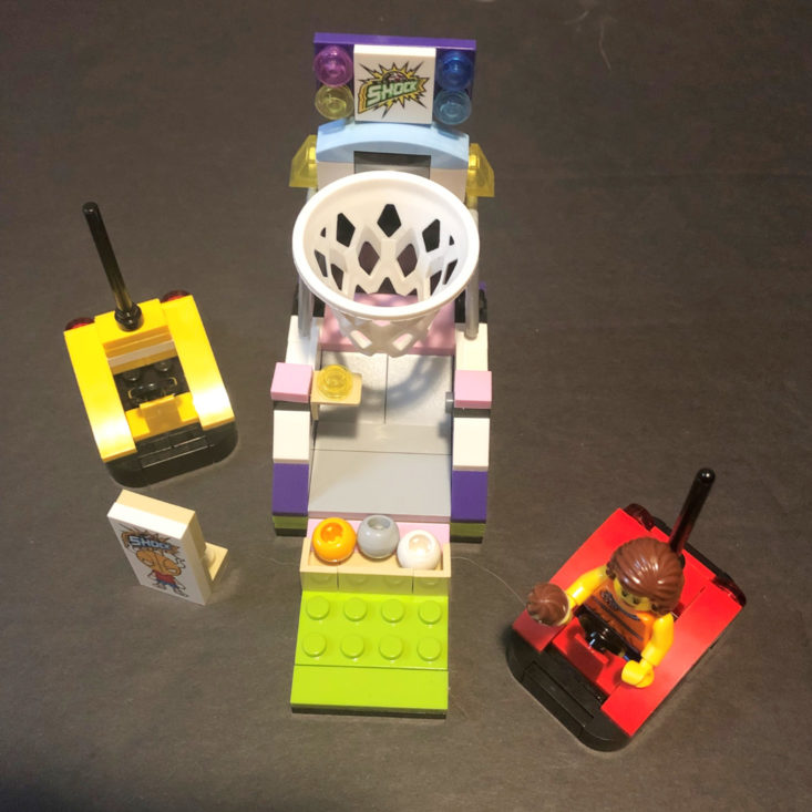 Brick Loot February 2019 - HOOPS Basketball Carnival Game Assembled and Exclusive Bumper Cars Lego Top