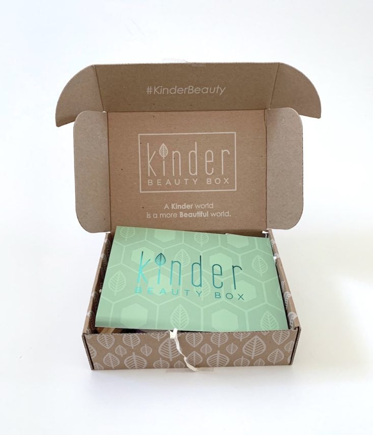 Kinder Beauty Box Natural Beauty Subscription Box Review March 2019 - Box Opend Top
