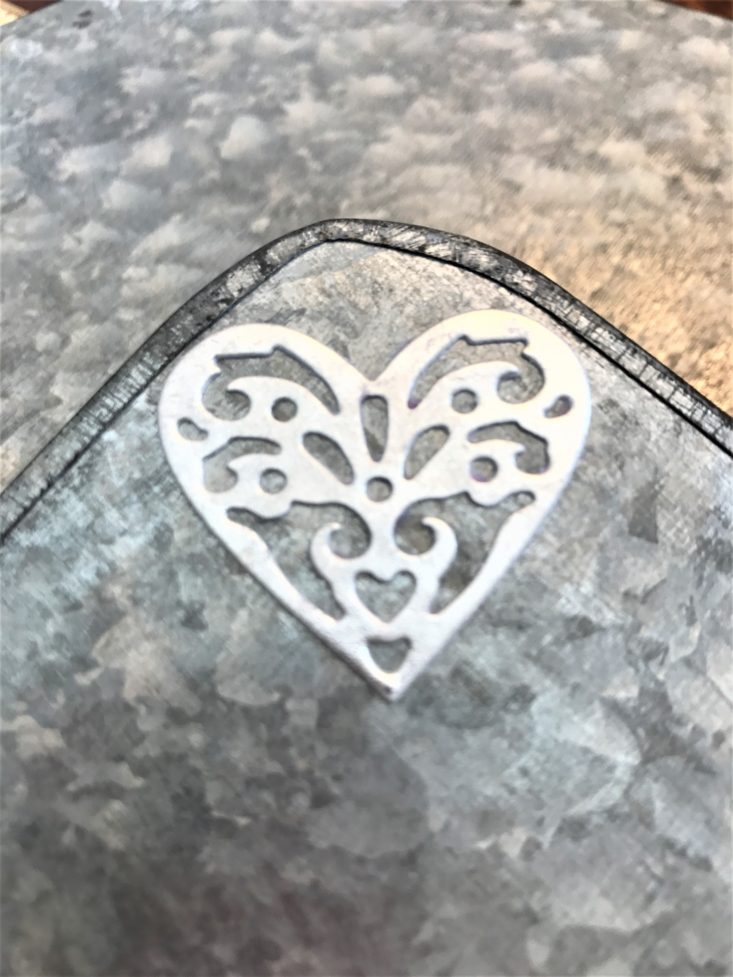 Confetti Grace April 2019 - glued heart Top
