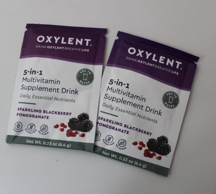 Clean Fit Box May 2019 - Oxylent 5-in-1 Multivitamin Supplement Drink Sparkling Blackberry Pomegranate Top