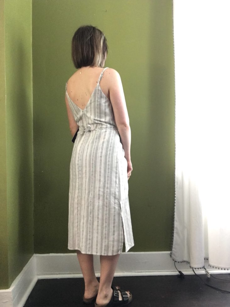 DAILYLOOK styling subscription review may 2019 back of striped dress