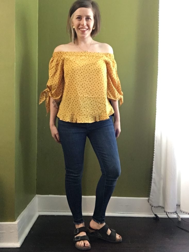 DAILYLOOK styling subscription review may 2019 yellow top