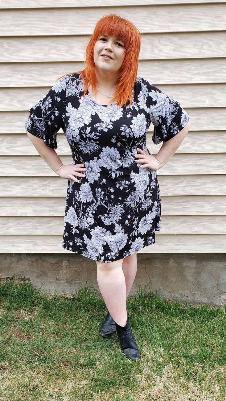 Gwynnie Bee Box Review March 2019 - Floral Shift Dress with Ruffled Sleeves by Karen Kane On Pose 1 Front