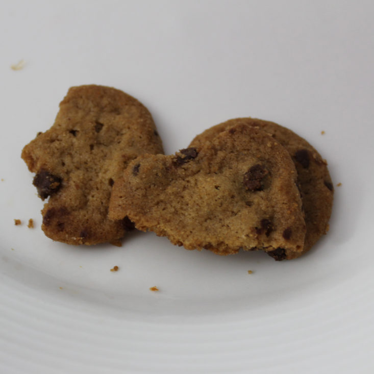 Love with Food May 2019 - Thinsters Cookie Thins, Chocolate Chip Close Top