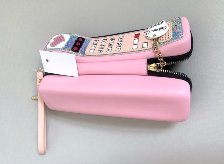 phone wristlet open from the outside